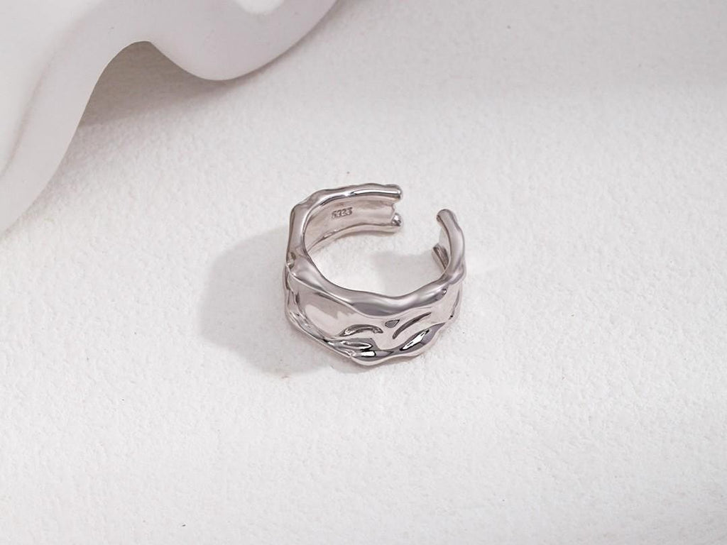 Wavy Silver Band Ring
