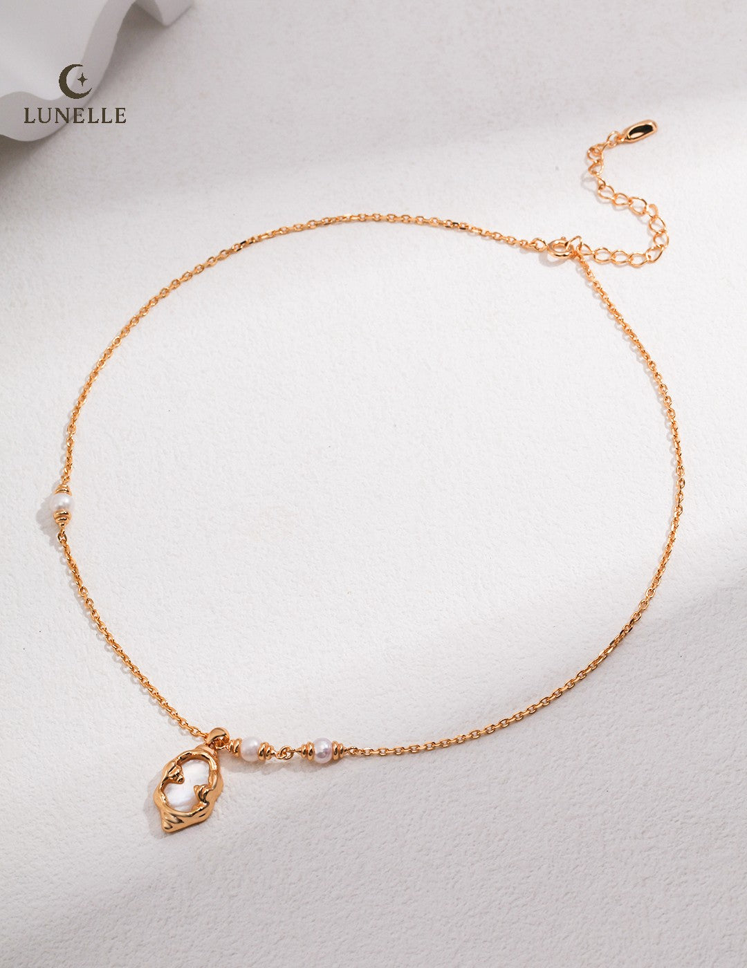 Molten Shell Pearl Necklace