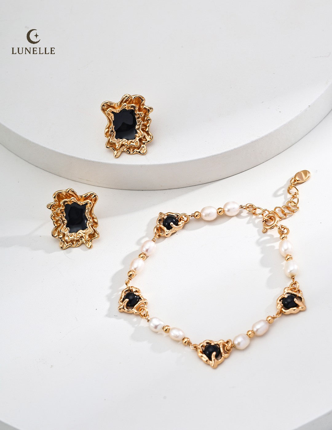 Midnight Whisper Pearl and Onyx Bracelet