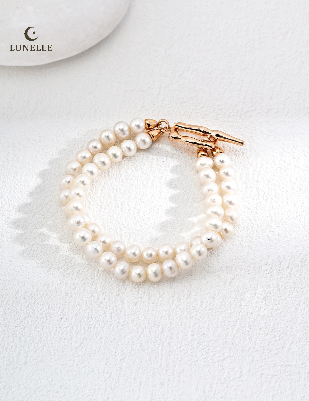 Lustre Pearl Line Bracelet