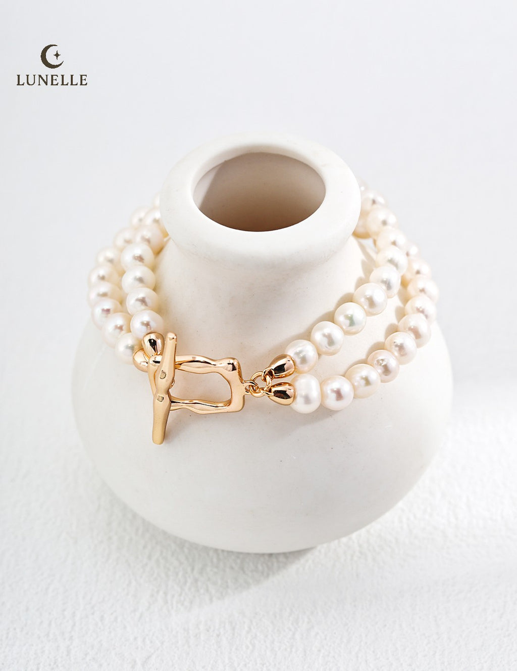Lustre Pearl Line Bracelet