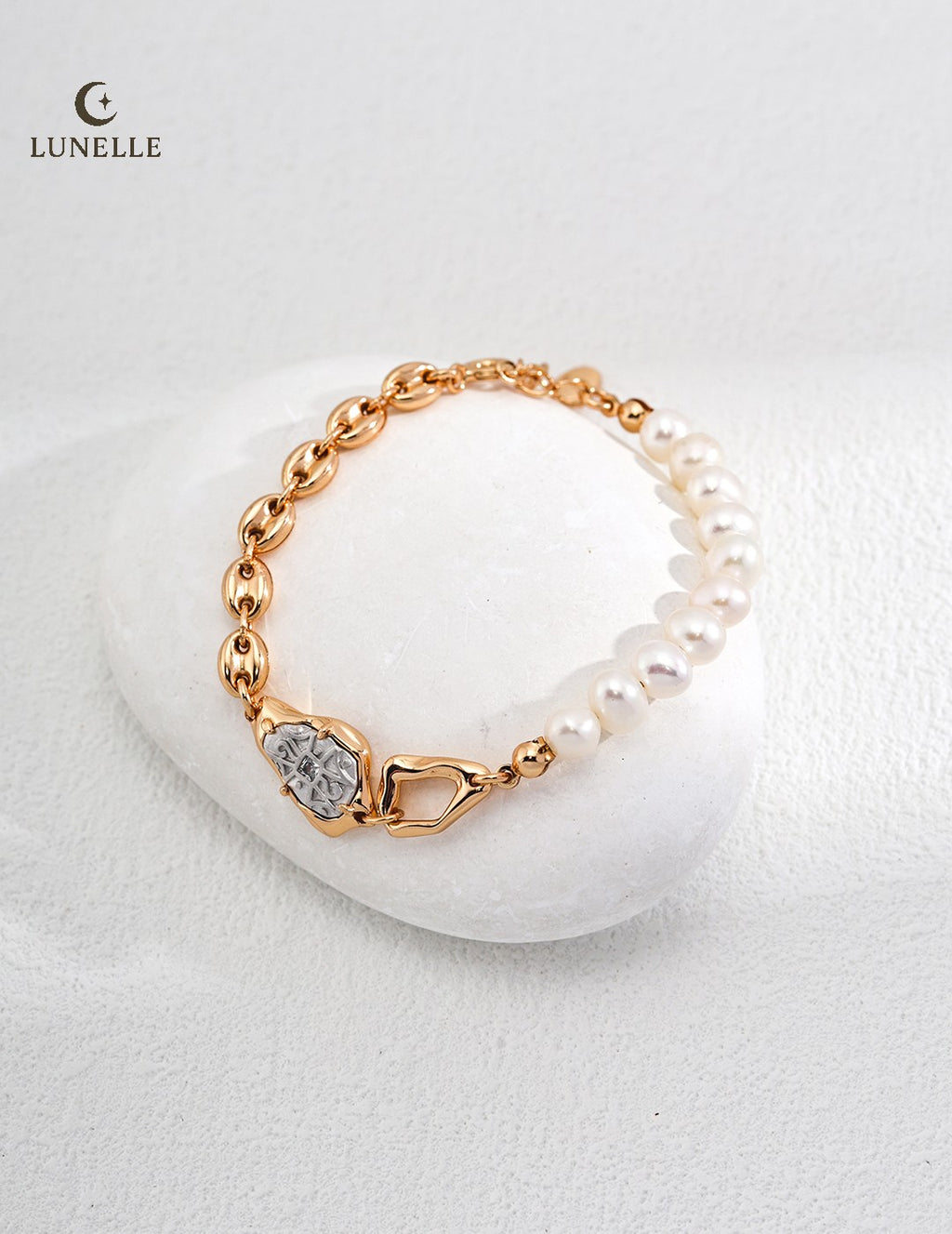 Gilded Link Pearl Bracelet