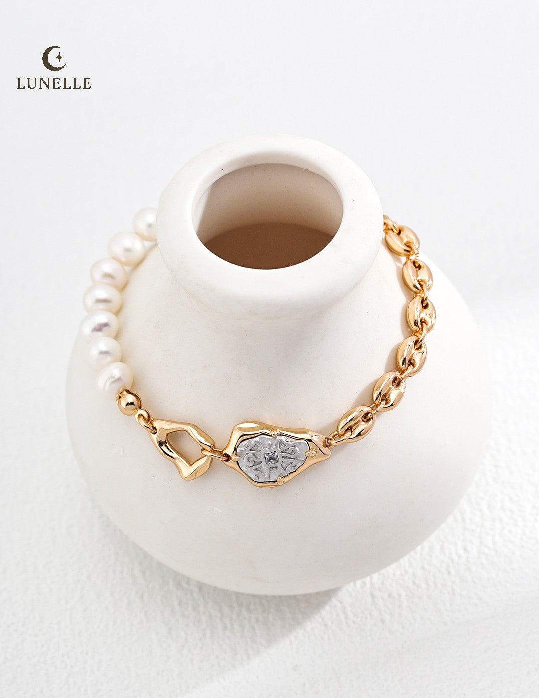 Gilded Link Pearl Bracelet