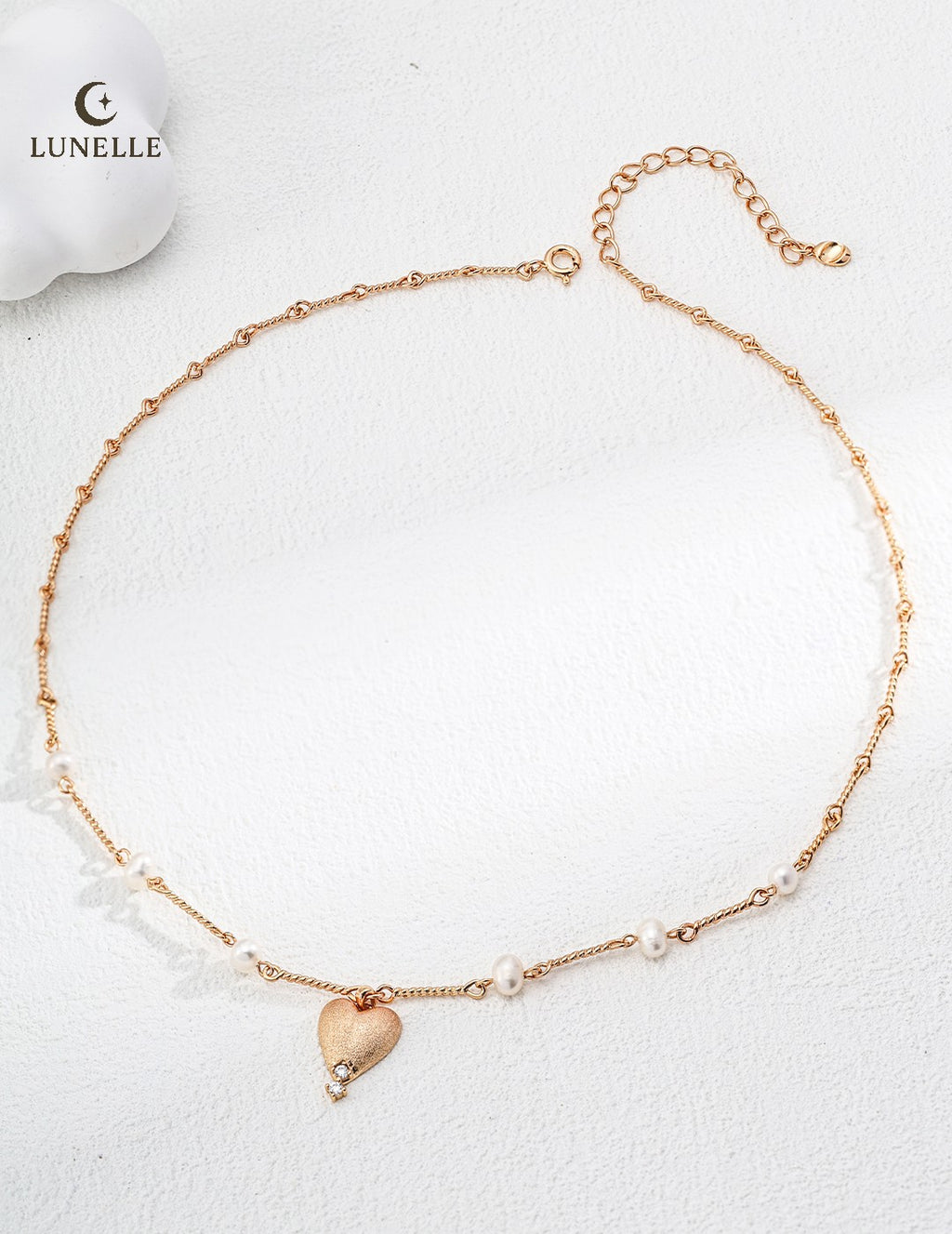 Matte Heart Pearl Necklace in Vintage Gold