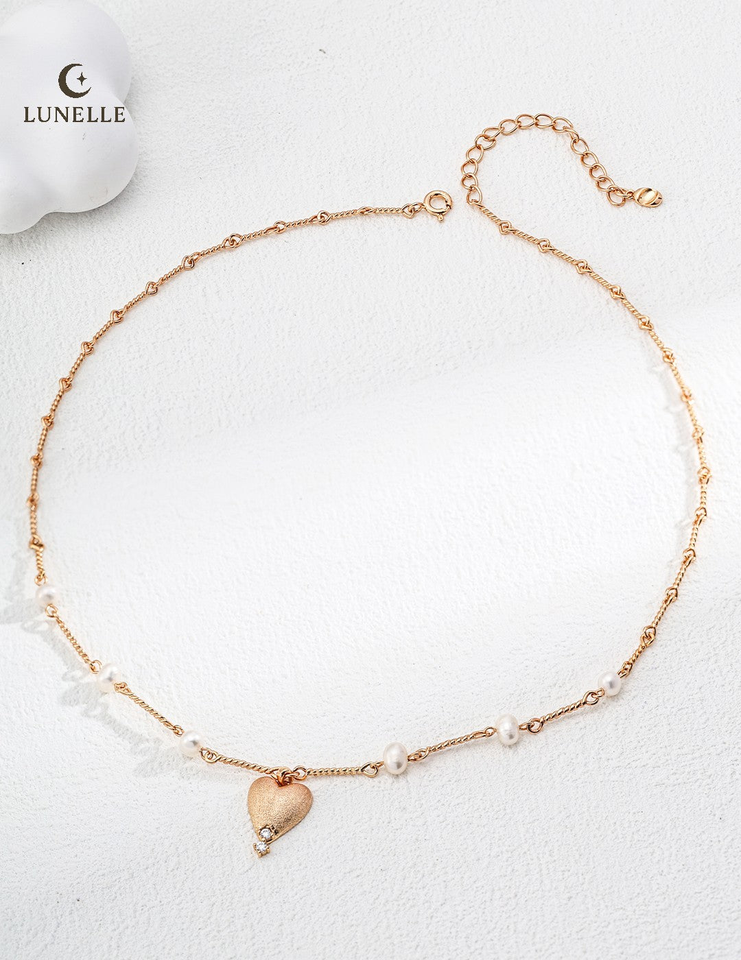Matte Heart Pearl Necklace in Vintage Gold